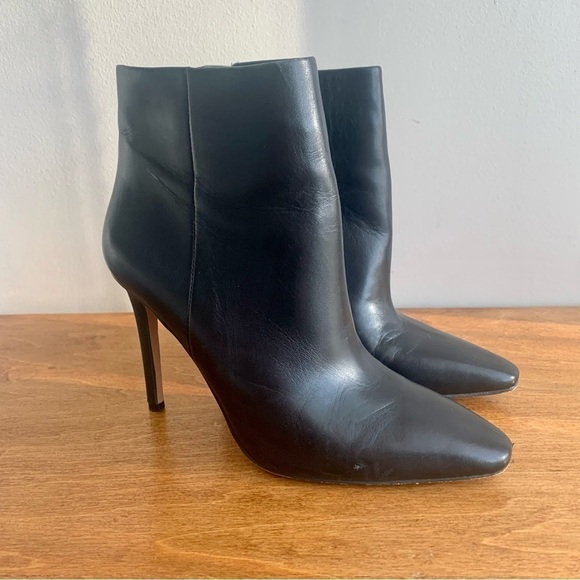 Vince CAMUTO Feninda Black Leather Point Toe Stiletto Bootie - Picture 2 of 16